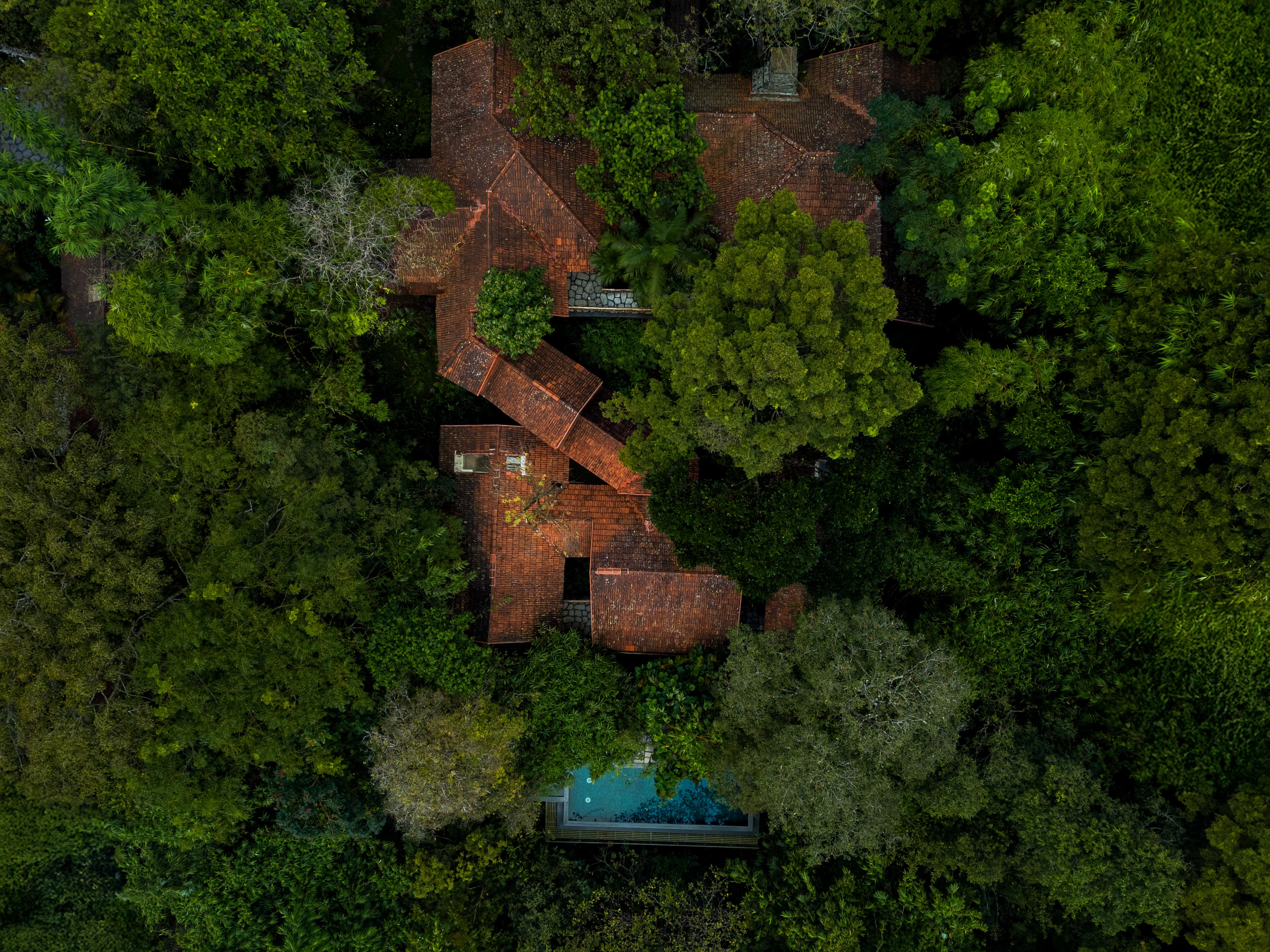 Avana — hilltop retreat at dusk